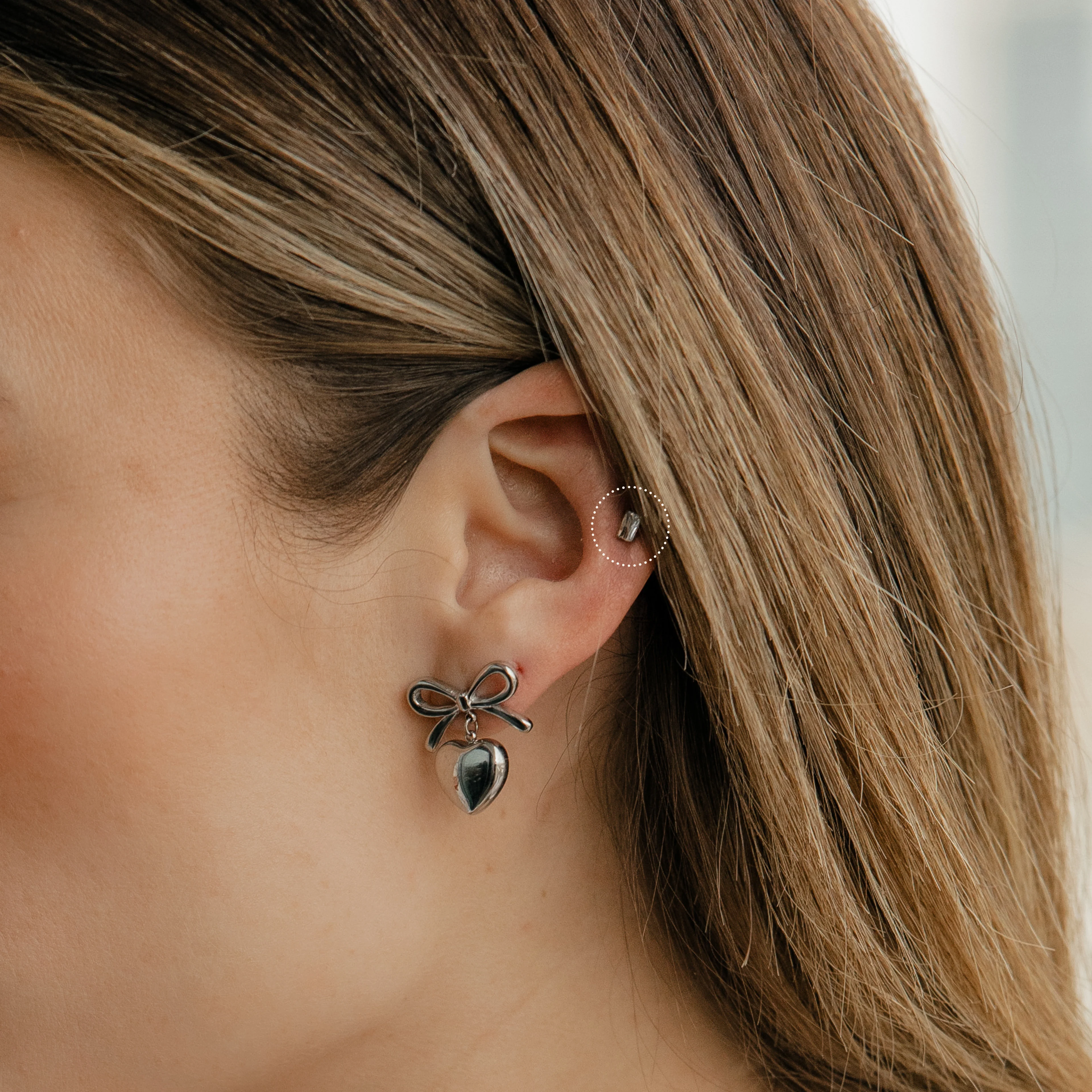 Baguette Flat Back Stud - Image 3