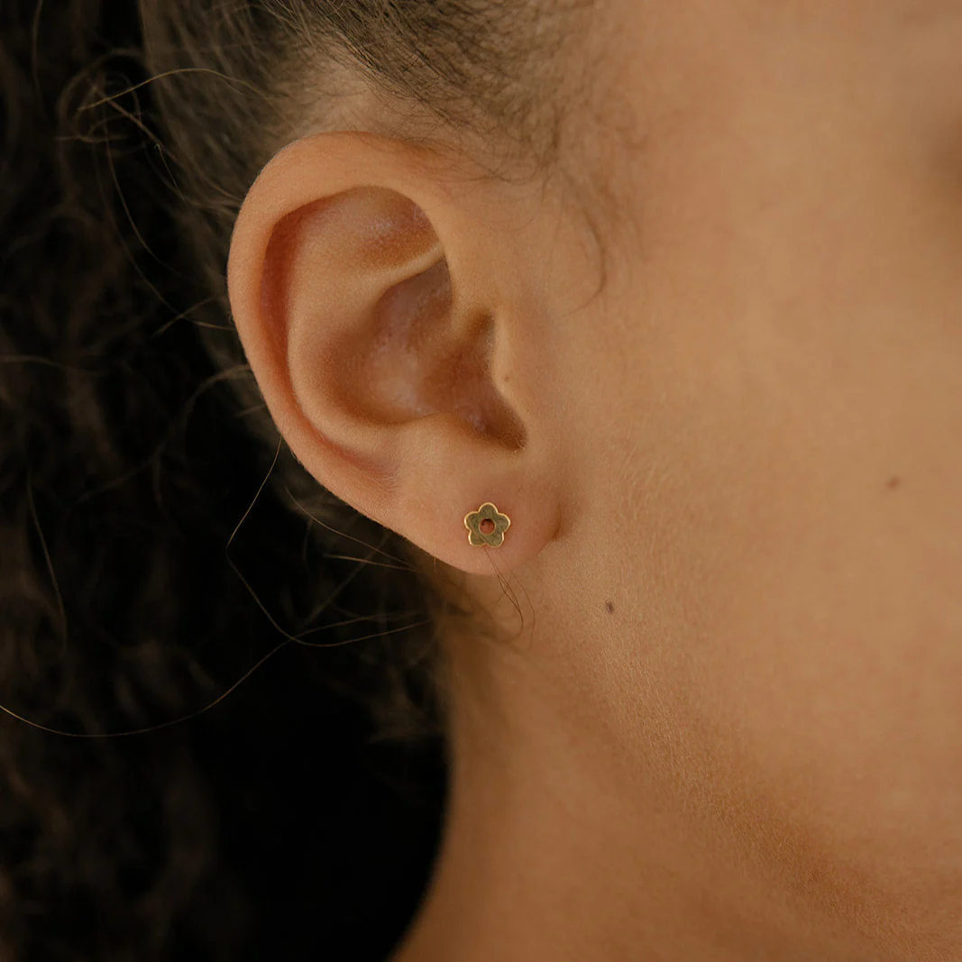Flower Power Flat Back Stud - Image 4