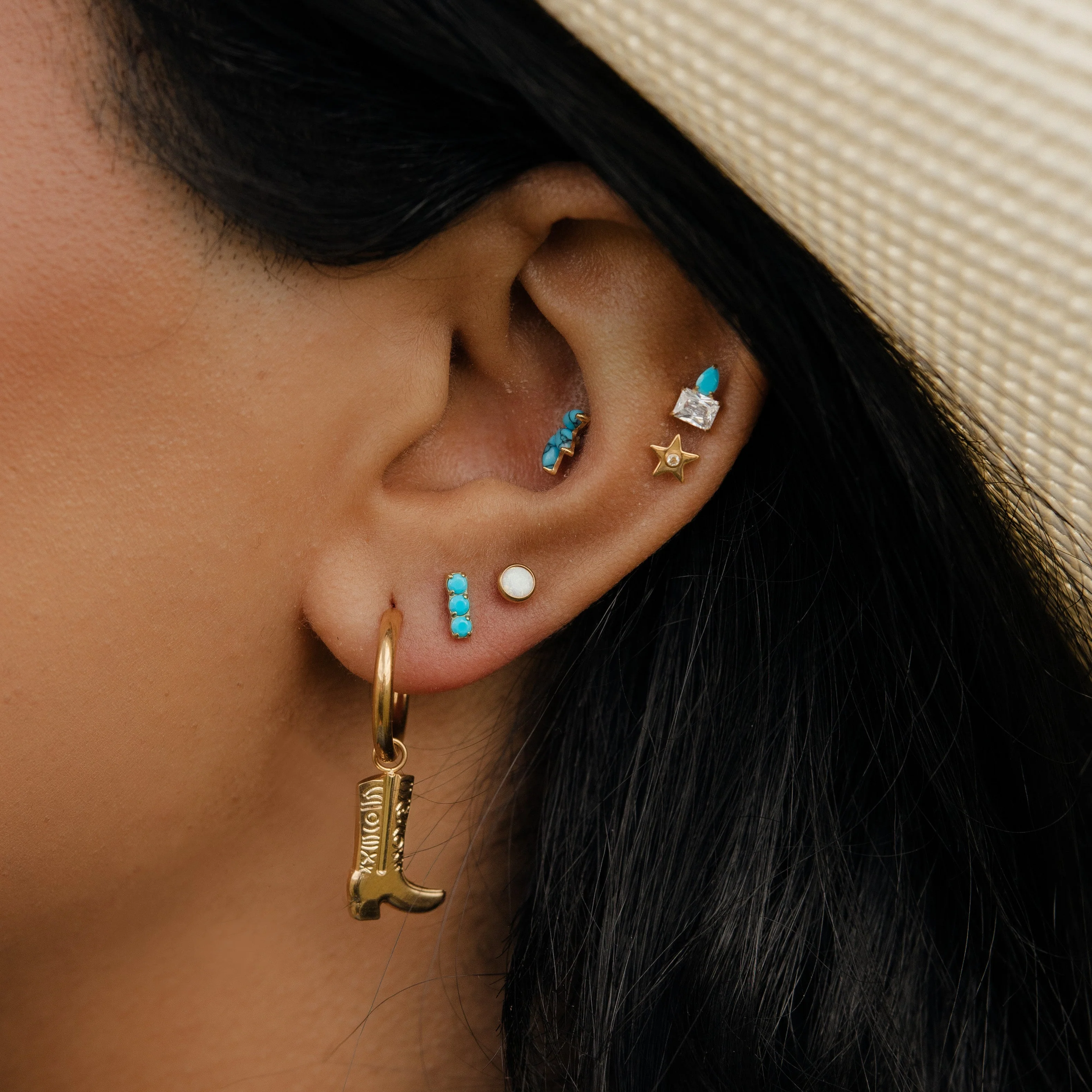 Kick the Dust Up Hoops in Titanium - Image 3