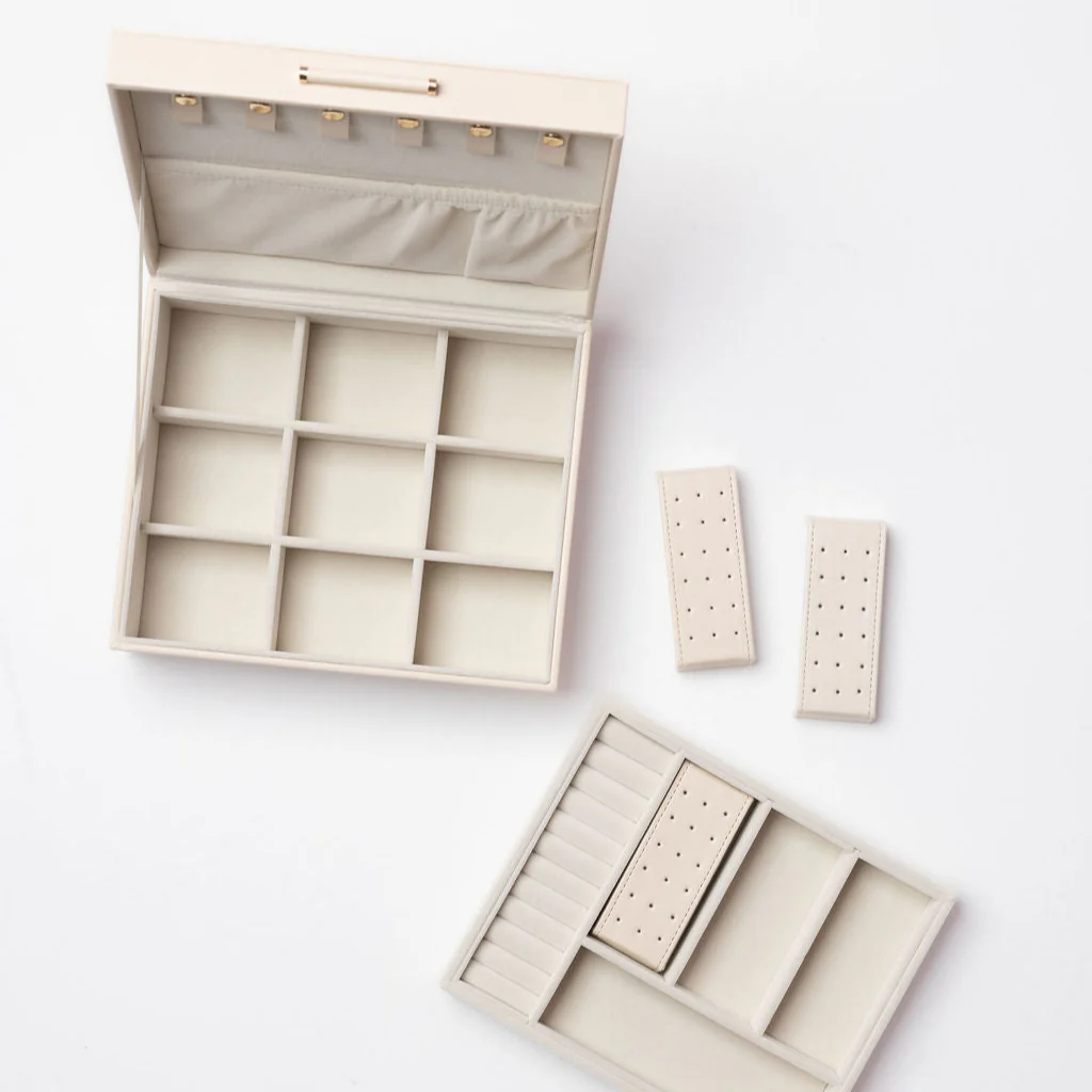 The Jewelry Box in Ivory - Image 10