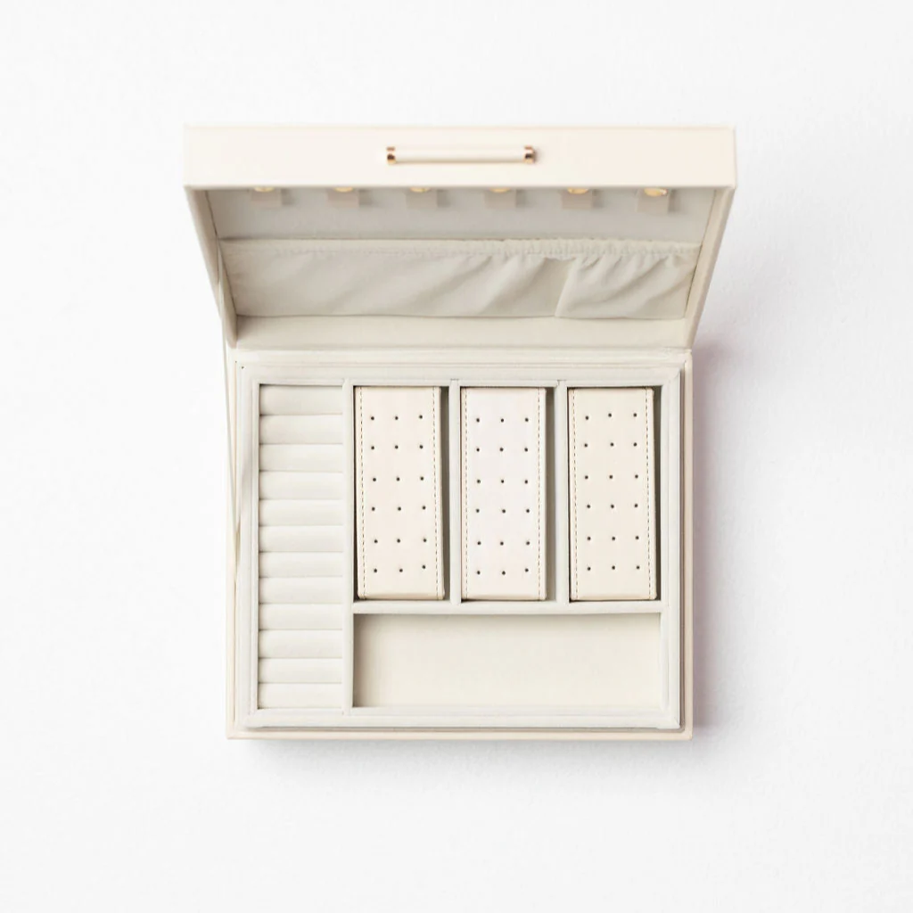 The Jewelry Box in Ivory - Image 9