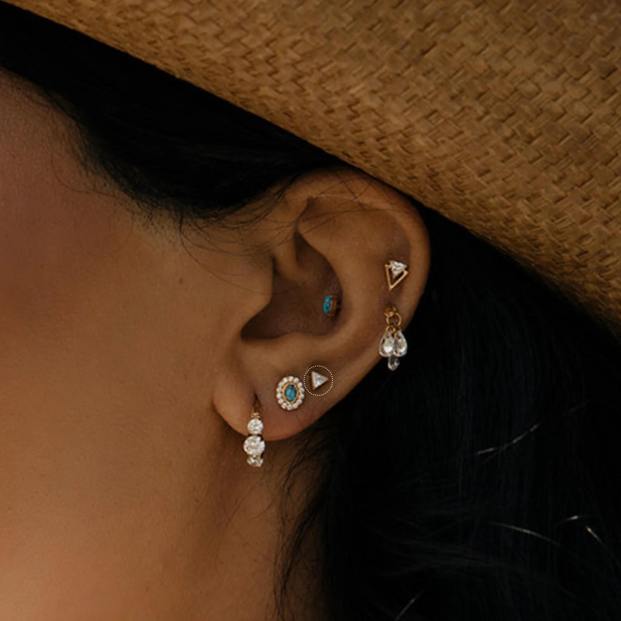 Triangle Glow Flat Back Stud - Image 3